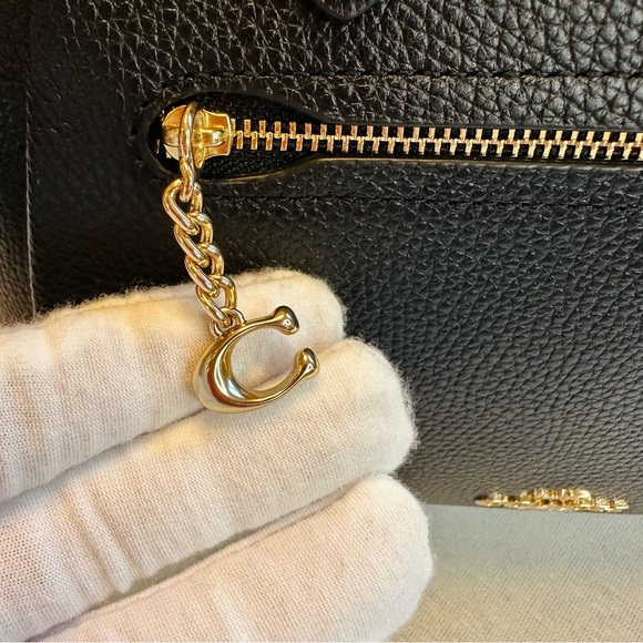 🛑 SOLD🛑🛍️🛍️ NWT COACH PEBBLE ELISE BLACK LEATHER HANDBAG : GOLD ACCENTS - Picture 4 of 9